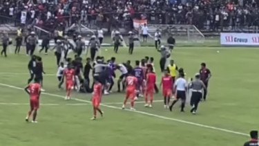 Kericuhan Liga 4 usai PSIR Rembang vs Persak Kebumen, Wasit Jadi Sasaran Amukan