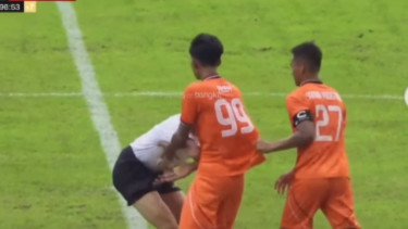 Terpopuler: Pemain Liga 4 Remas Kemaluan Wasit, Staf John Herdman Tangan Kanan STY