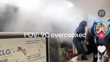 Viral Bus Transjakarta Ngebul di Halte Pancoran Buat Penumpang Panik Berhamburan, Ternyata Ini Penyebabnya