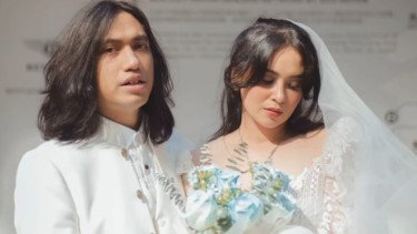 Heboh! Ayushita Diam-diam Sudah Menikah dengan Musisi Gerald Situmorang
