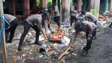 Kapolda Metro Turun Tangan Kerahkan Ratusan Personel ke Area Bawah Tol Jakut, Ada Apa?