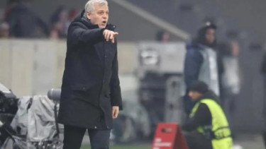Calvin Verdonk Cuma Cadangan, Pelatih Lille Semprot Pemainnya Usai Keok di Liga Europa