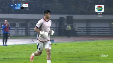 Carlos Pena Jelaskan Alasan Tunjuk Hokky Caraka Jadi Kiper