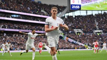 Micky van de Ven Frustrasi di Tottenham, MU Intai Bek Tercepat Premier League