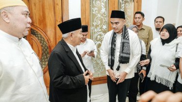 Ketua Umum DPP PSI, Kaesang Pangarep (keempat kanan)