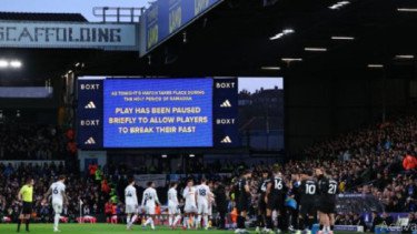 Pep Guardiola Kecam Siulan Suporter Leeds Saat Pemain Manchester City Berbuka Puasa