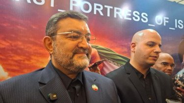 Duta Besar Iran untuk Indonesia Mohammad Boroujerdi (kiri)