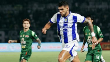 Persib Bandung vs Persebaya Surabaya di GBT 2-2