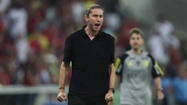 Dipecat Usai Pesta Gol 8-0, Legenda Chelsea Luis Tetap Tersingkir dari Kursi Pelatih
