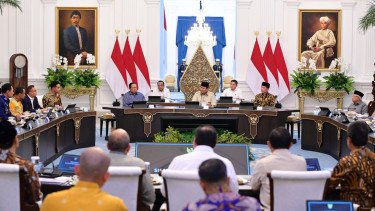Momen Prabowo Duduk Diapit SBY-Jokowi saat Pertemuan di Istana