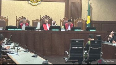 Hakim Vonis Bebas Advokat Junaedi dalam Kasus Suap Putusan Lepas CPO