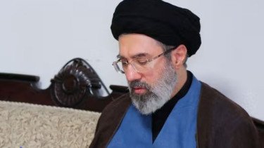 Mojtaba Khamenei: Kami Akan Balas Darah Para Syuhada Kami!