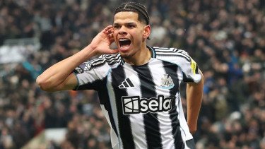 Newcastle Tumbangkan Manchester United 2-1 Meski Bermain 10 Orang