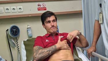 Sempat Tergeletak dan Dibawa Ambulans, Kondisi Striker Persib Sergio Castel Akhirnya Terungkap