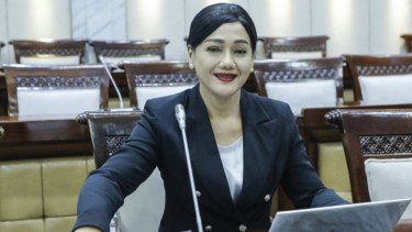Friderica Widyasari Resmi Jadi Ketua OJK, Ini Susunan Lengkap Pimpinan Baru