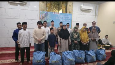 Polri Bareng Jurnalis Berbagi Santunan dan Sembako ke Anak Yatim-Piatu dan Dhuafa