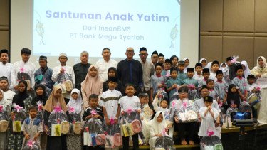 Bank Mega Syariah Salurkan Ribuan Paket Sembako dan Santunan ke Ratusan Anak Yatim