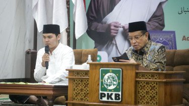 Cicit Hadratussyekh KH Hasyim Asy&rsquo;ari, Gus Anta Maulana (kiri)