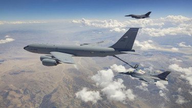 Kelompok Perlawanan Islam Irak Klaim Tembak Jatuh Pesawat Tanker AS KC-135