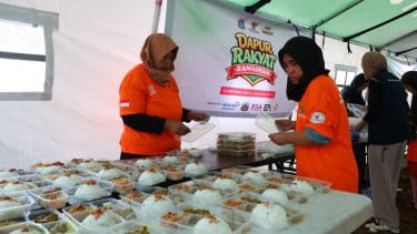 Baznas Bazis DKI Jakarta Gelar Dapur Rakyat Ramadhan, Sajikan 10.000 Porsi Makanan