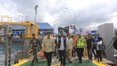 Menteri Perhubungan (Menhub) Dudy Purwagandhi saat meninjau Pelabuhan Gilimanuk