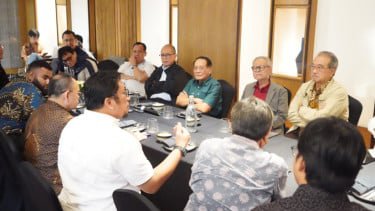 Lintas Generasi: Kepemimpinan Intrinsik Kunci Memutus Kebuntuan Krisis Sistemik Bangsa