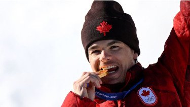 Tak Tertandingi hingga Akhir, Mikael Kingsbury Pamit dengan Gelar Juara di Quebec