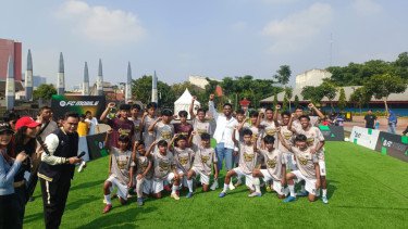 Legenda Liverpool FC, Daniel Sturridge tiba di Bekasi, Jawa Barat memberikan coaching clinic