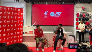 Legenda Liverpool Daniel Sturridge Sapa Penggemar di Jakarta