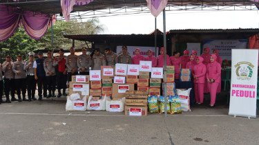 Beri Bantuan Korban Kebakaran di Ogan Ilir, Kapolres Ingatkan Masyarakat Perhatikan Instalasi Listrik