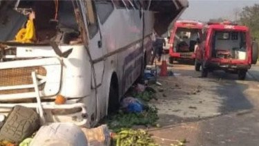 Bus Tim Divisi Dua Senegal Kecelakaan