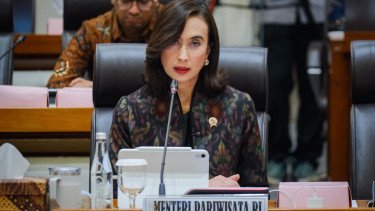 Menteri Pariwisata, Widiyanti Putri Wardhana dalam rapat kerja bersama Komisi VII DPR RI