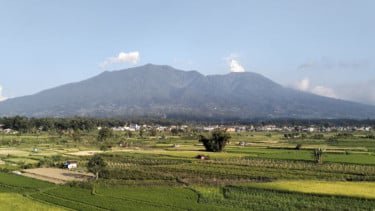 Gunung Marapi Erupsi Durasi 22 Detik, Warga Dilarang Dekati Kawah