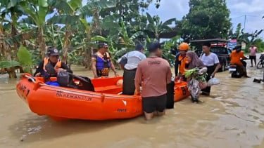 Banjir Demak Buat 2.839 Jiwa Mengungsi! Air Capai 1,5 Meter Buat Akses Lumpuh