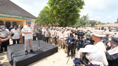 Terjunkan Praja IPDN ke Aceh Tamiang, Mendagri Tito: Sasar Pembersihan Sisa Lumpur di Permukiman Terdampak Bencana