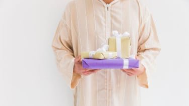 Bolehkah Titip Oleh-oleh pada Jemaah Haji? Ini Penjelasan dan Etikanya Menurut Ulama