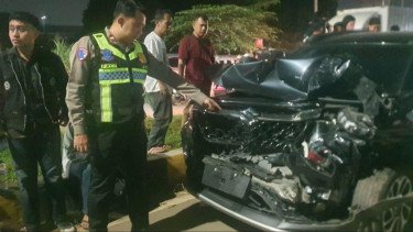 Detik-detik Truk Hantam 8 Kendaraan Sekaligus di Kalimalang, Ternyata Remnya Blong