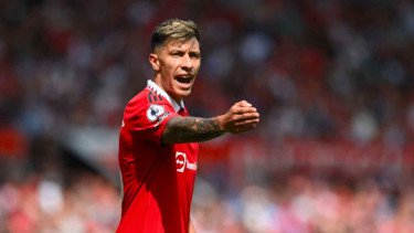 Legenda Liverpool Membela Pemain MU: Kartu Merah Lisandro Martinez Dinilai Keterlaluan