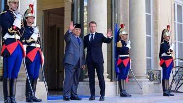 Prabowo Bertemu Presiden Macron di Paris, Bahas Pengadaan Alutsista hingga Energi