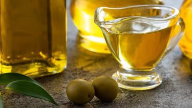 Minum Minyak Zaitun dan Lemon Sebelum Tidur Lagi Tren, Benarkah Bisa Bantu Turunkan Berat Badan?