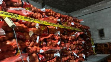 Bukan Kaleng-kaleng! 23 Ton Bawang Ilegal Berhasil Dibongkar Bareskrim