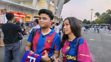 Pertama Kali ke GBK, Fans Barca Ini Datang Demi Lihat Martin Montoya di Clash of Legends