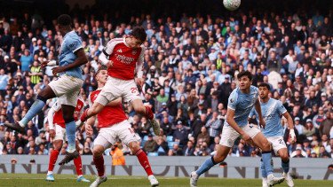 Cuma Menikmati Puncak Sebentar, Manchester City Langsung Digusur Arsenal