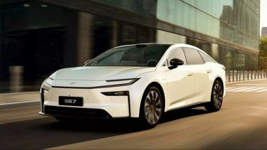 Mobil Sedan Listrik Ini Laku Ribuan Unit, Harganya Jadi Sorotan