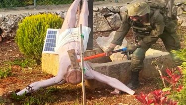 Viral Foto Tentara Israel Hancurkan Patung Yesus di Lebanon, IDF Janji Tindak Tegas