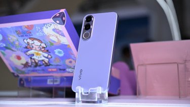 Vivo V70 FE, Si Traveling Portrait Master