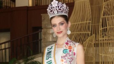 Top 35+ Jam Terbang ke Indonesia, Miss International 2025 Asal Kolombia Langsung Jajal Pijat Tradisional Jawa