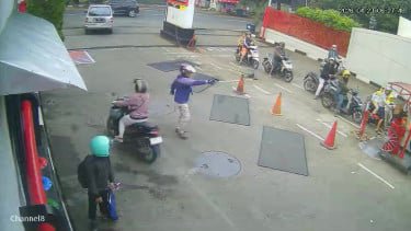 Aksi 'Koboi' Pengendara Todongkan Benda Mirip Pistol di SPBU Bandung, Penyebabnya Cekcok Antrean