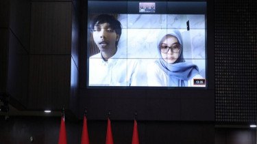 Momen Dua Mahasiswa Pemohon Uji Materi di MK Didoakan Hakim "Berjodoh Sampai Akhir"