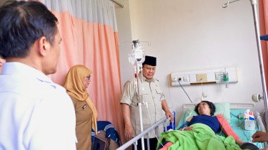 Presiden Prabowo Jenguk Korban Tabrakan Kereta Api di RSUD Bekasi